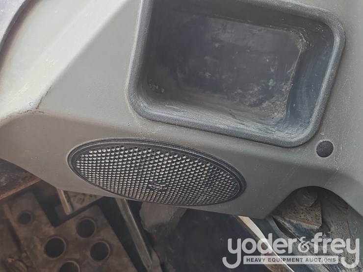 2021-bobcat-t595-image-78