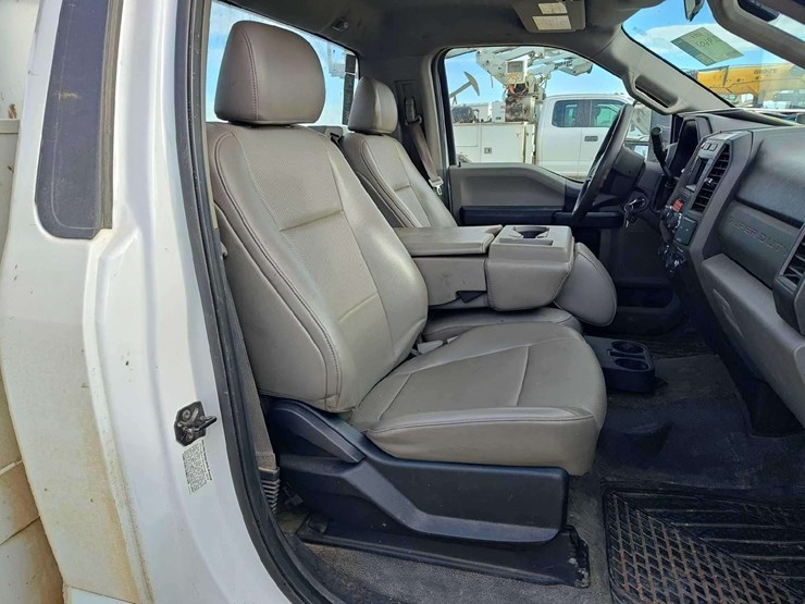 2019-ford-f550-image-37