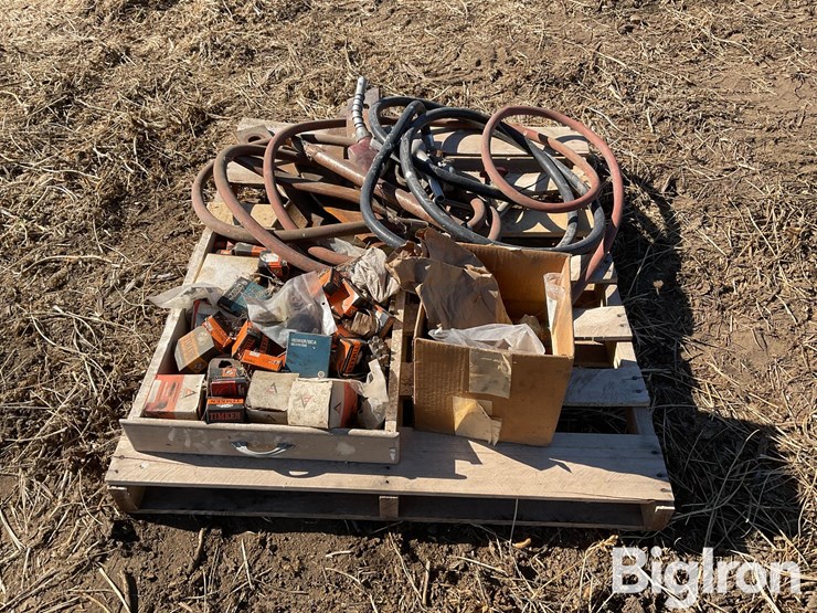 pallet-of-misc-equipment-parts-image-6