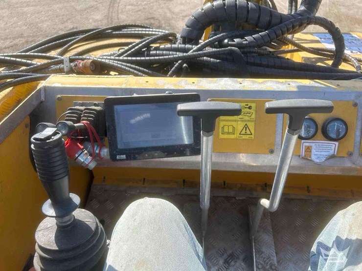 2019-berky-weedo-amphi-king-6450-amphibious-workboat-image-20