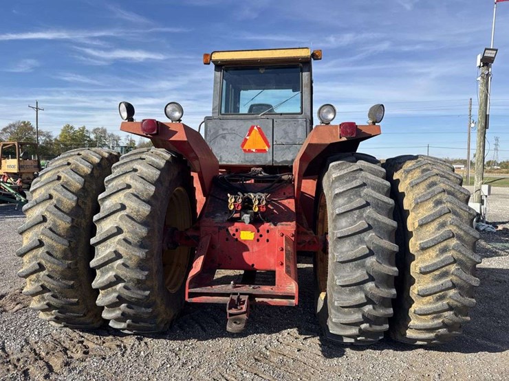 1983-versatile-835-image-6