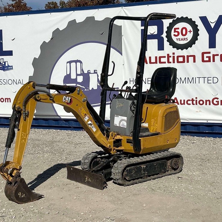 2021 CATERPILLAR 300.9D