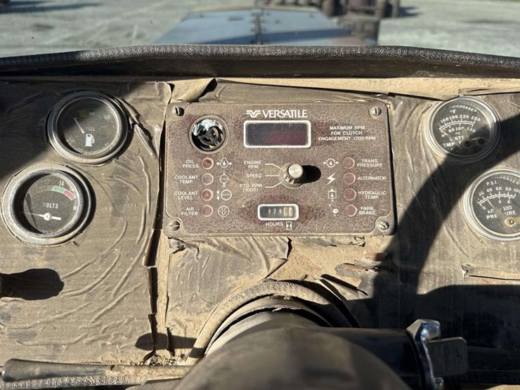 1983-versatile-835-image-33