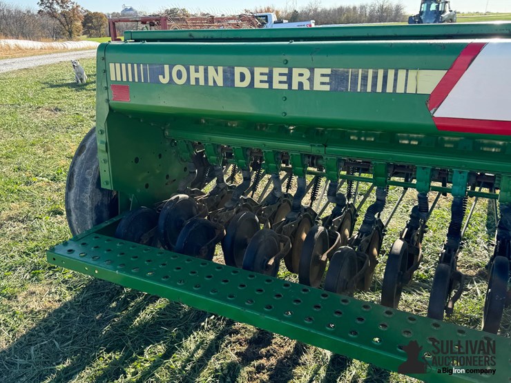john-deere-450-image-19