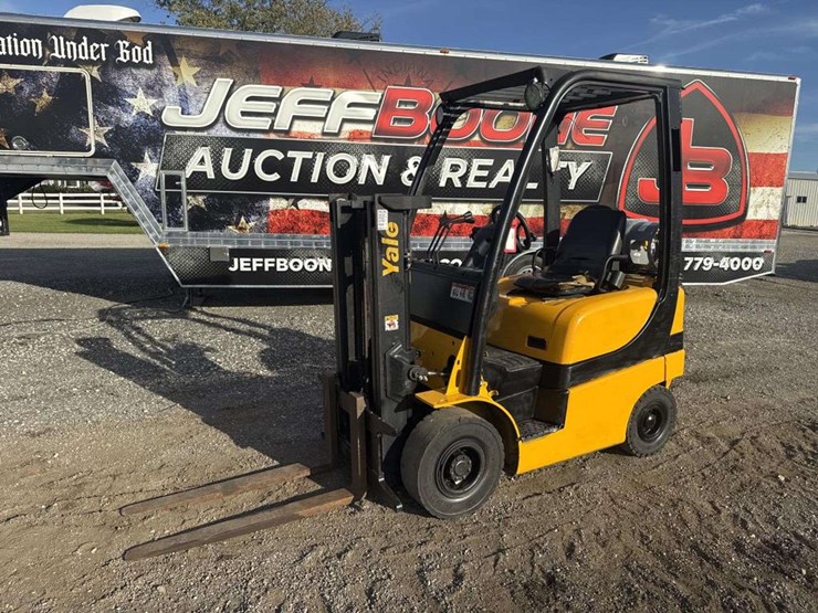 2016-yale-fork-lift-image-2