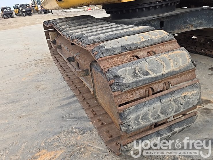 2016-caterpillar-312fgc-image-24