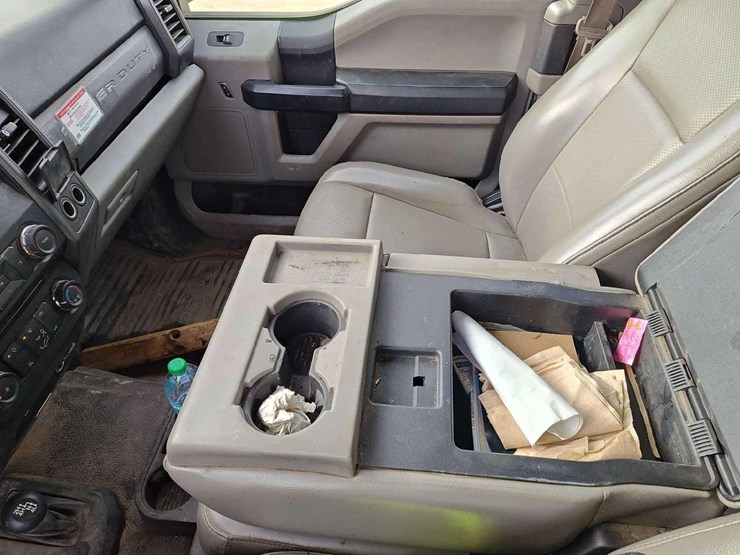 2017-ford-f550-image-51