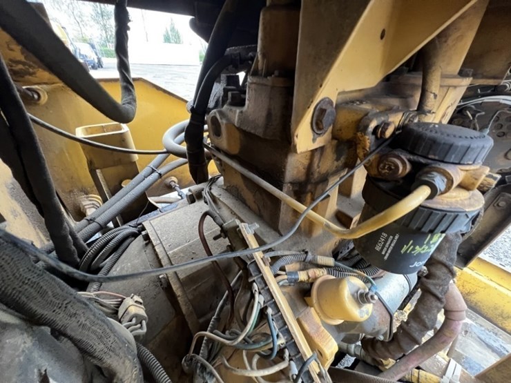 1999-john-deere-80-image-13