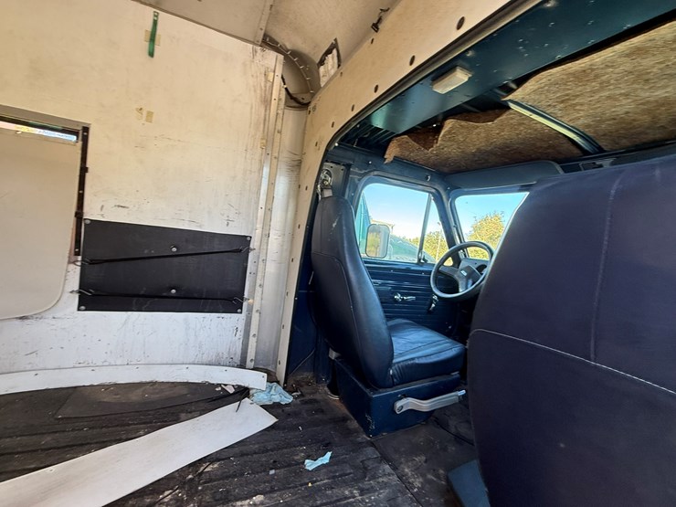 1991-chevrolet-c30-image-36