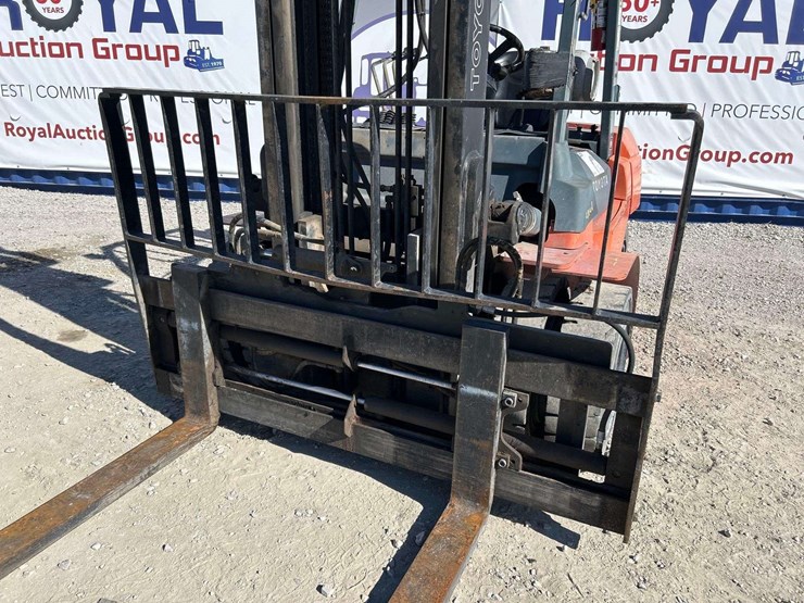 toyota-7fgu35-8,000lbs-forklift-image-13