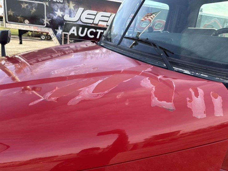 2013-freightliner-cascadia-125-image-8