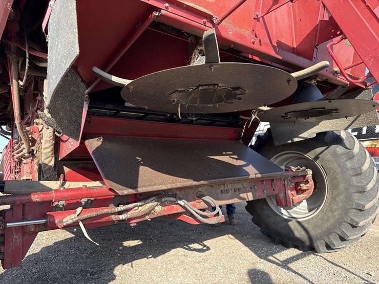 1992-case-ih-1680-image-18