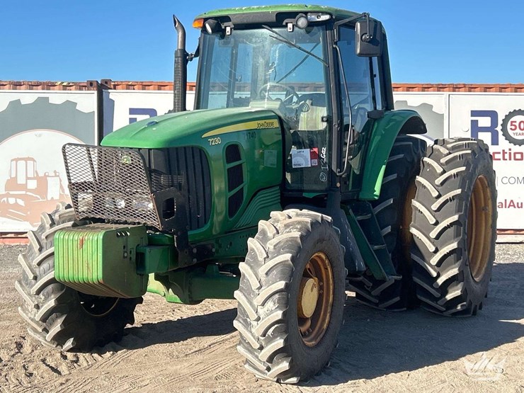 john-deere-7230-131hp-4wd-agricultural-utility-tractor-image-1