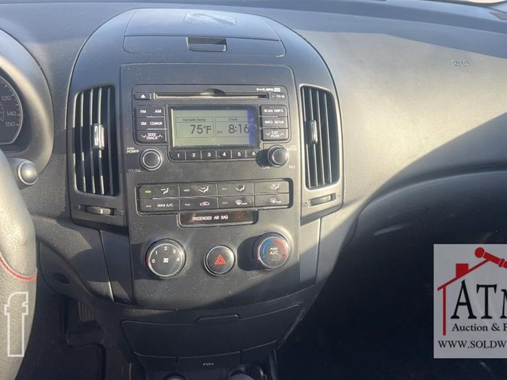 2016-hyundai-elantra-image-16