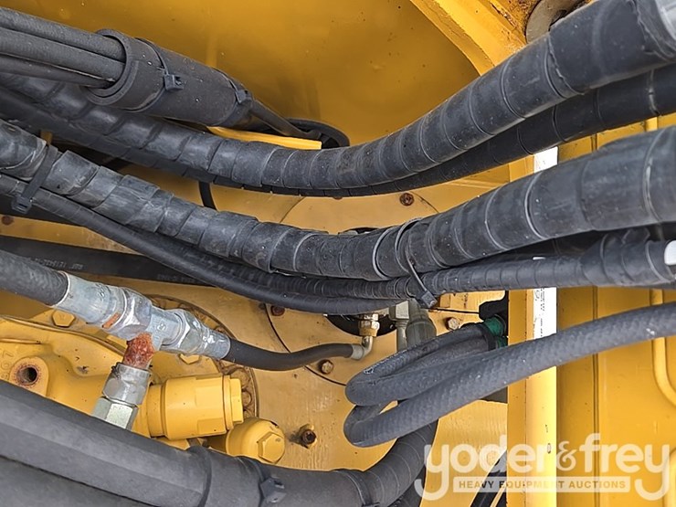 2016-caterpillar-312fgc-image-57