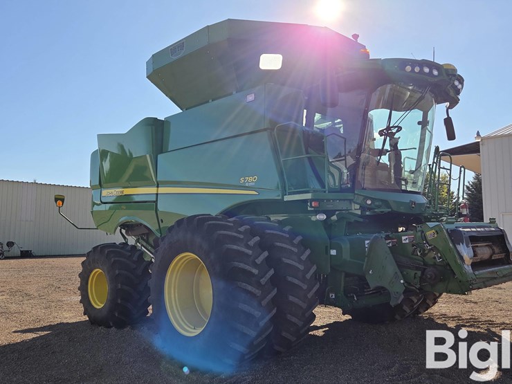 2018-john-deere-s780-image-3