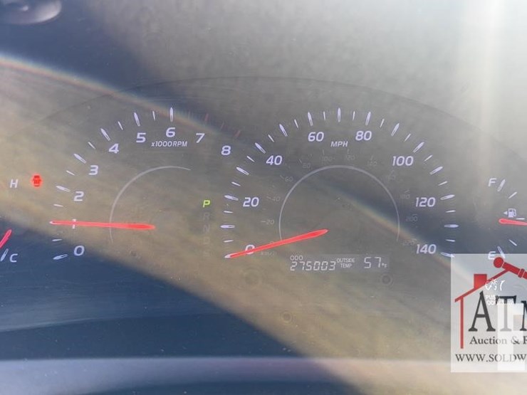 2010-toyota-camry-le-image-17