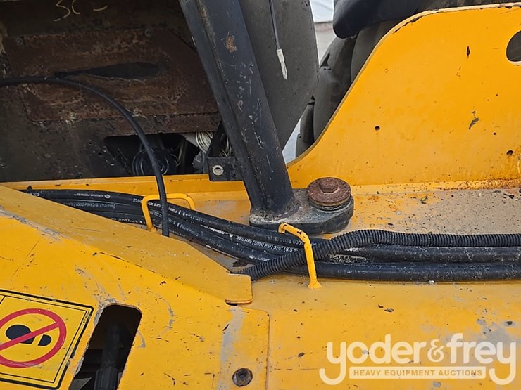 2017-jcb-512-56-image-83