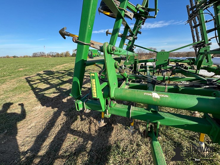 2005-john-deere-2210-image-15