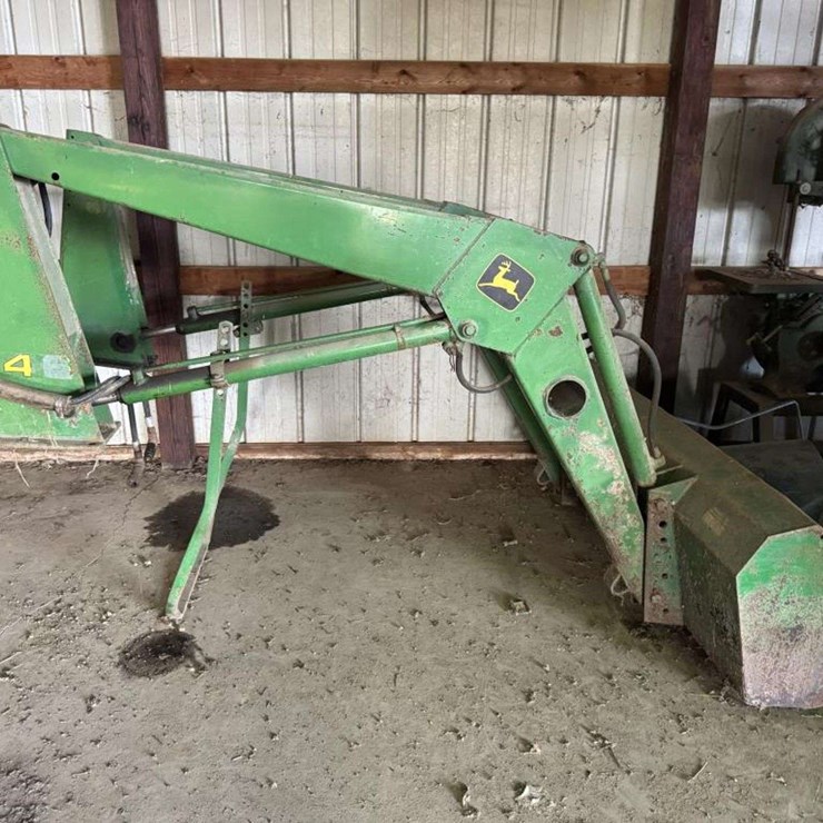JOHN DEERE 146