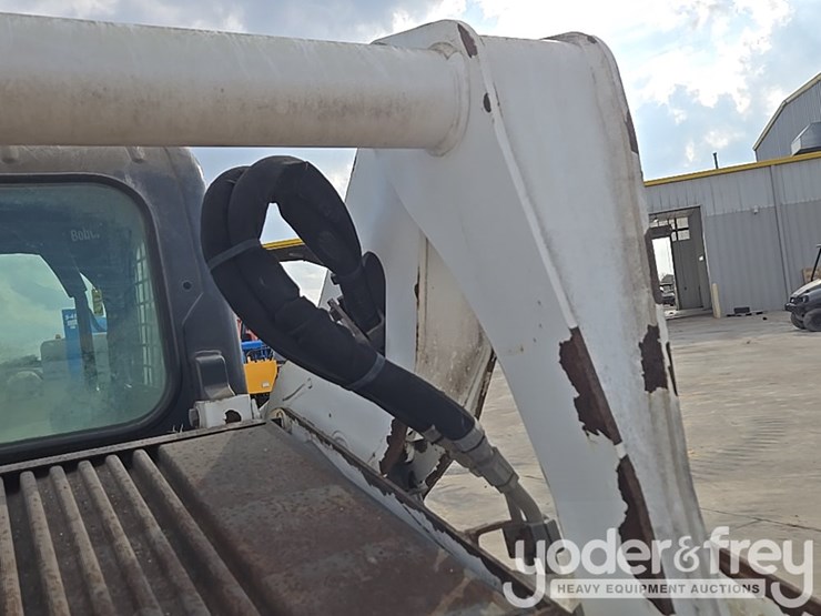 2021-bobcat-t595-image-36