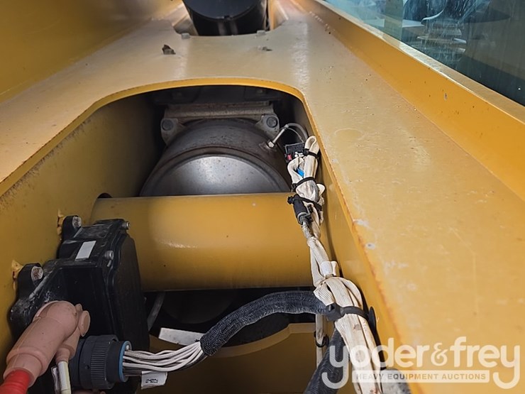 2019-caterpillar-tl1255d-image-53