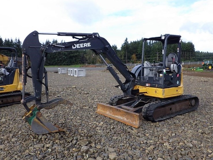 2019-deere-50g-image-1