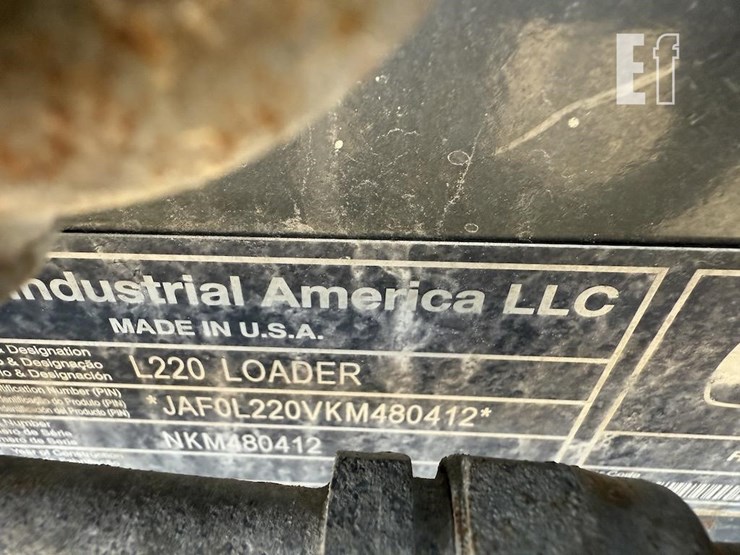 new-holland-l220-image-8