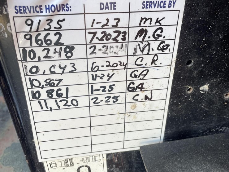 2011-jlg-g10-55a-image-38