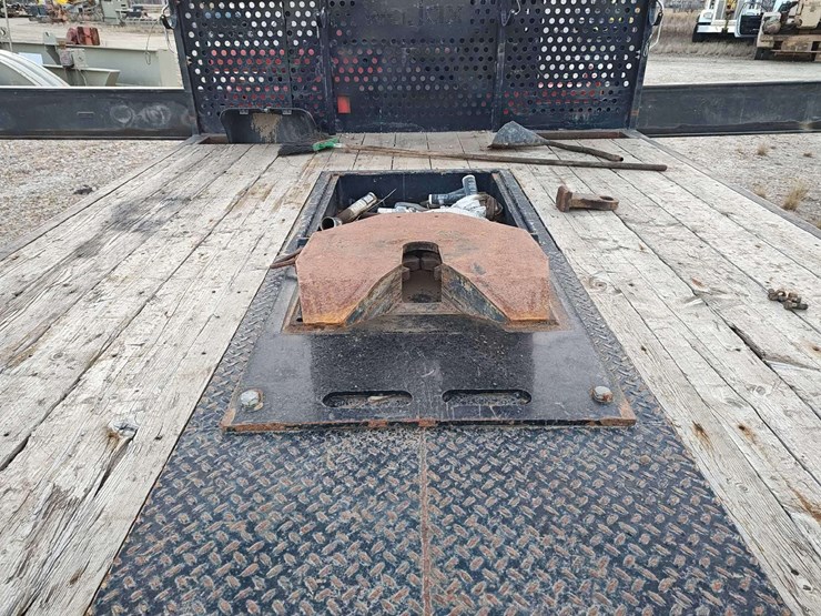 2014-freightliner-m2-106-image-30