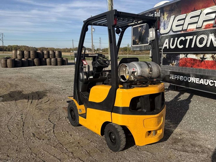 2016-yale-fork-lift-image-5