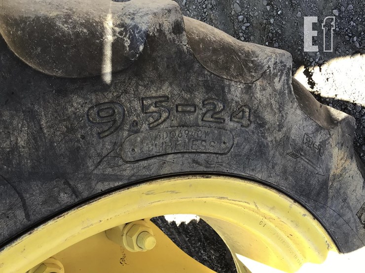 2014-john-deere-5045e-image-25