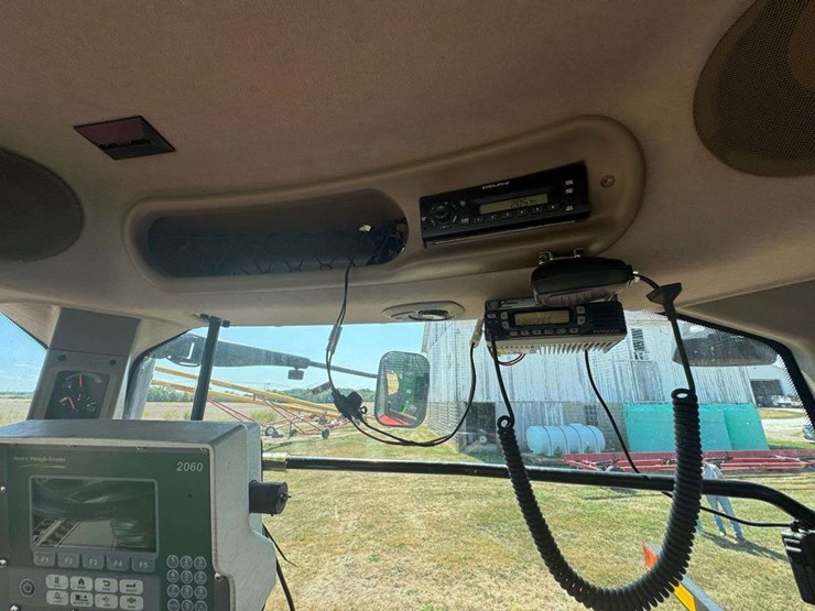 2014-case-ih-235-image-24