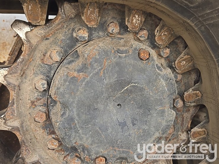 2021-bobcat-t595-image-18