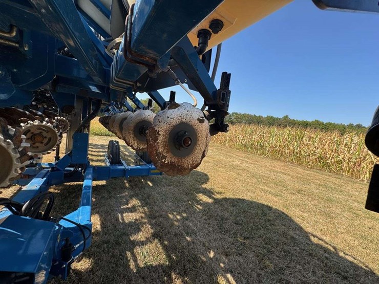 2023-kinze-3605-image-7