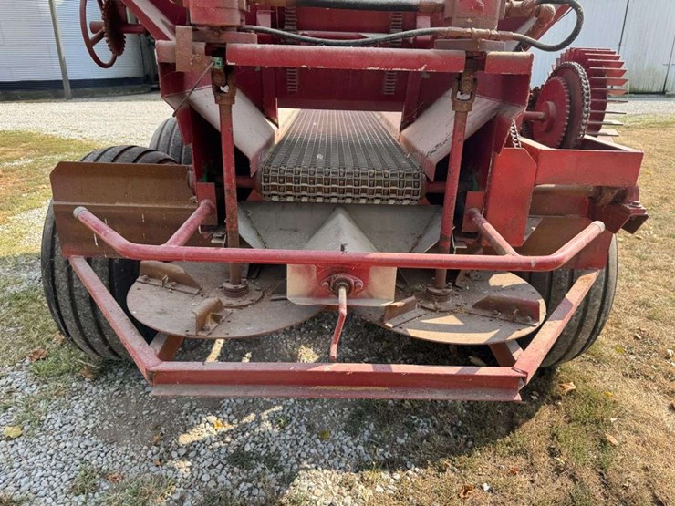 bbi-fertilizer-spreader-image-4