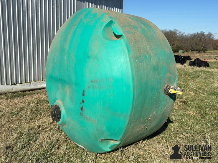 snyder-vertical-round-poly-tank-image-9