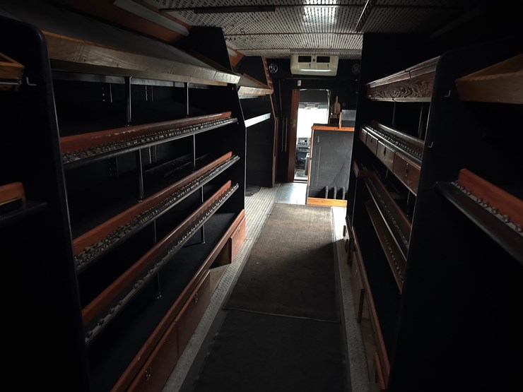 #140-•-2008-hino-snap-on-box-truck-image-7