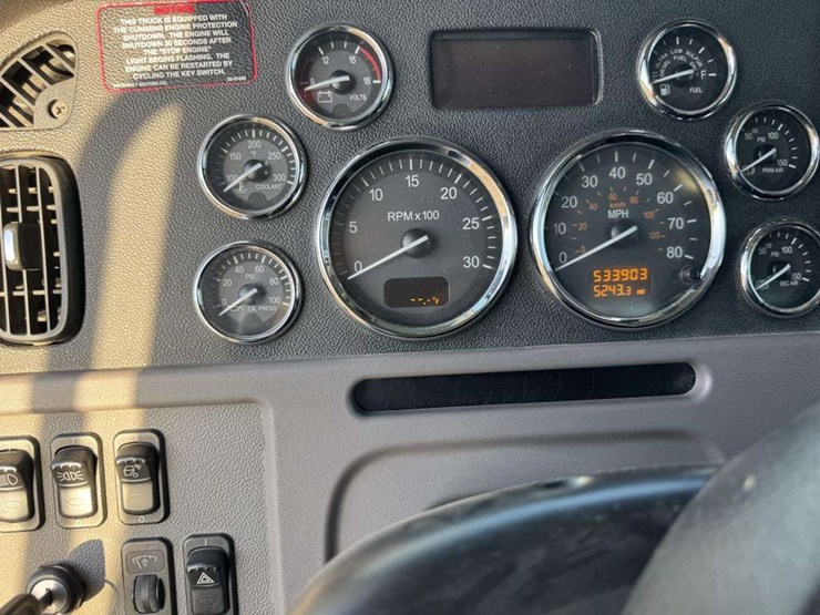 2014-peterbilt-386-image-32