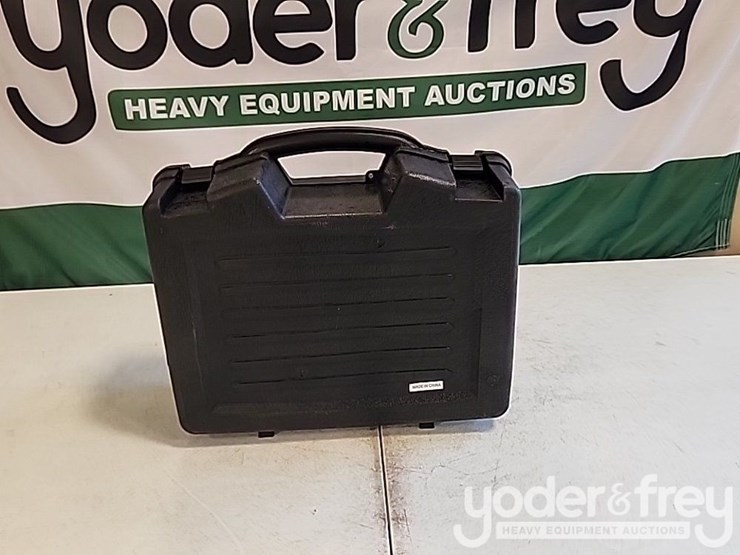 unused-1-gauge-25'-heavy-duty-booster-cable-c/w-carry-case-image-4