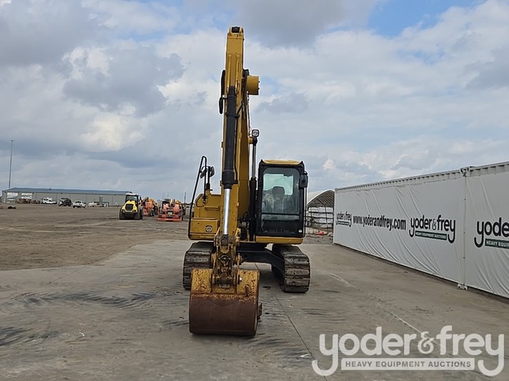 2016-caterpillar-312fgc-image-8