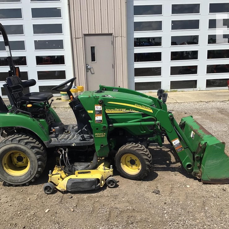 2008 JOHN DEERE 2305