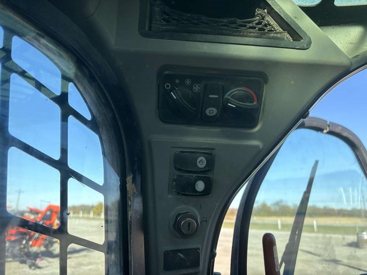 caterpillar-259d-image-15