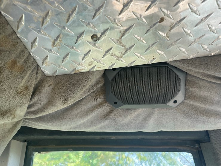 1991-versatile-876-image-37