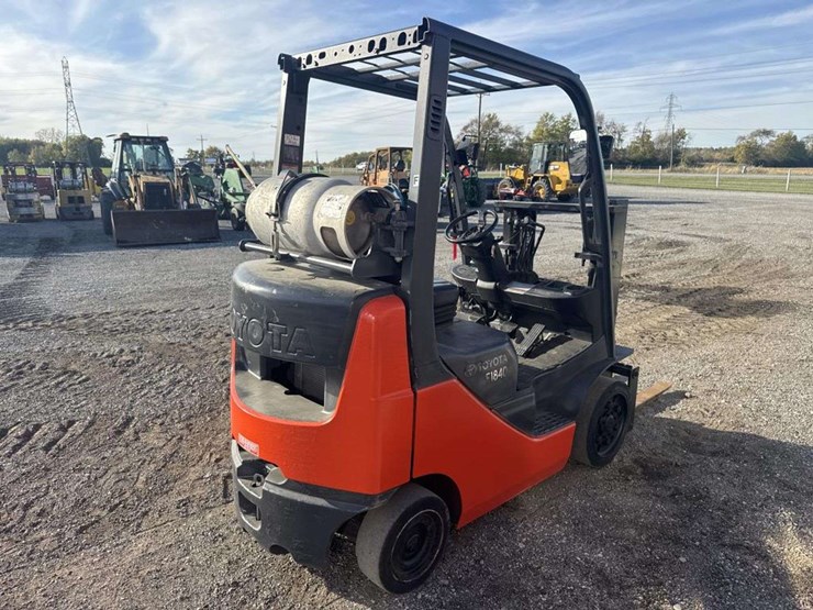 2016-toyota-fork-lift-image-4