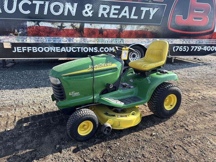 john-deere-lt160-image-1