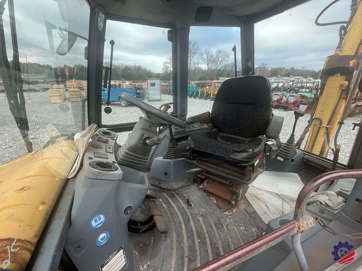 new-holland-575e-image-39