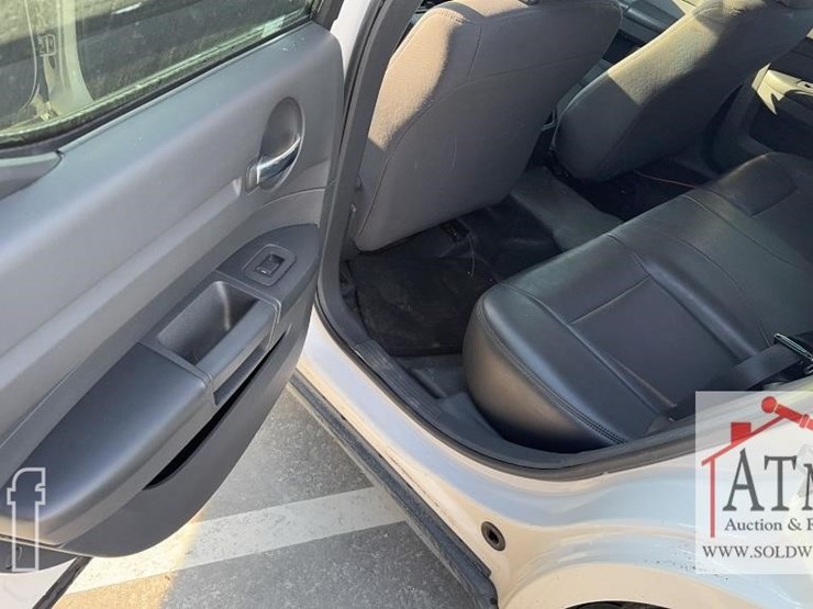 2010-dodge-charger-image-12