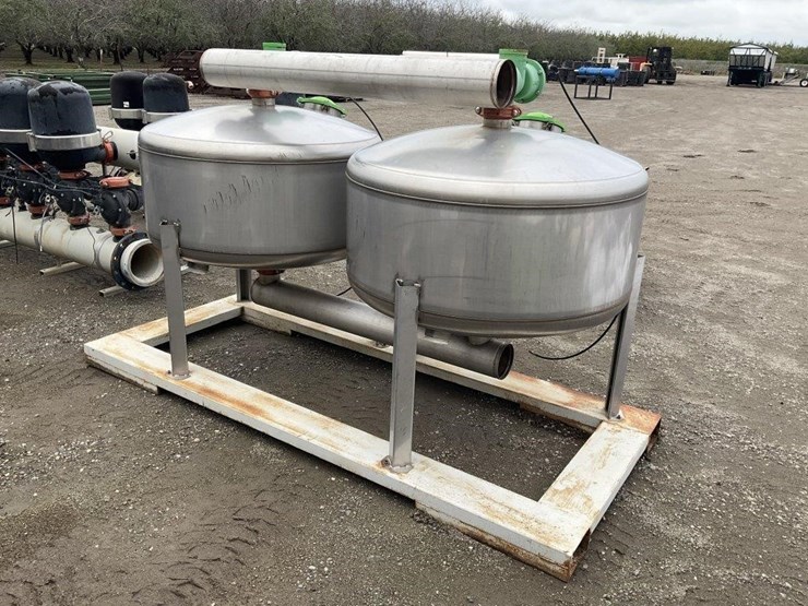 set-of-(2)-lakos-48"-s.s.-media-filter-pots-image-4