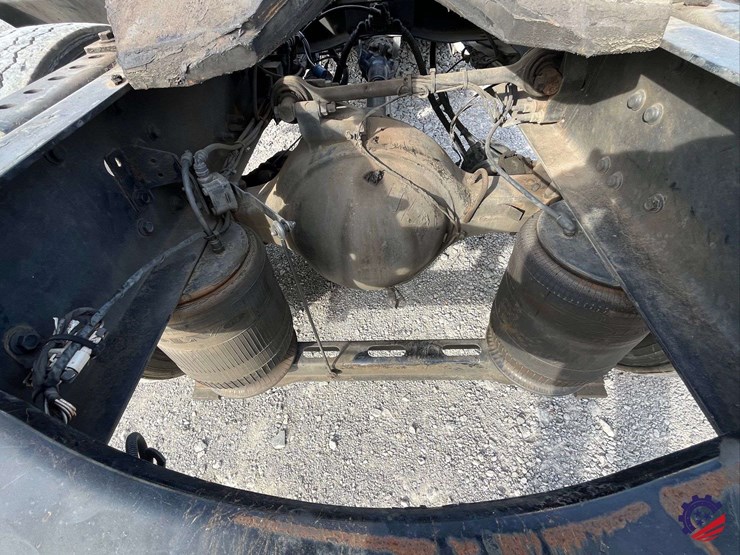 2016-volvo-d11-s/a-truck-tractor-image-27